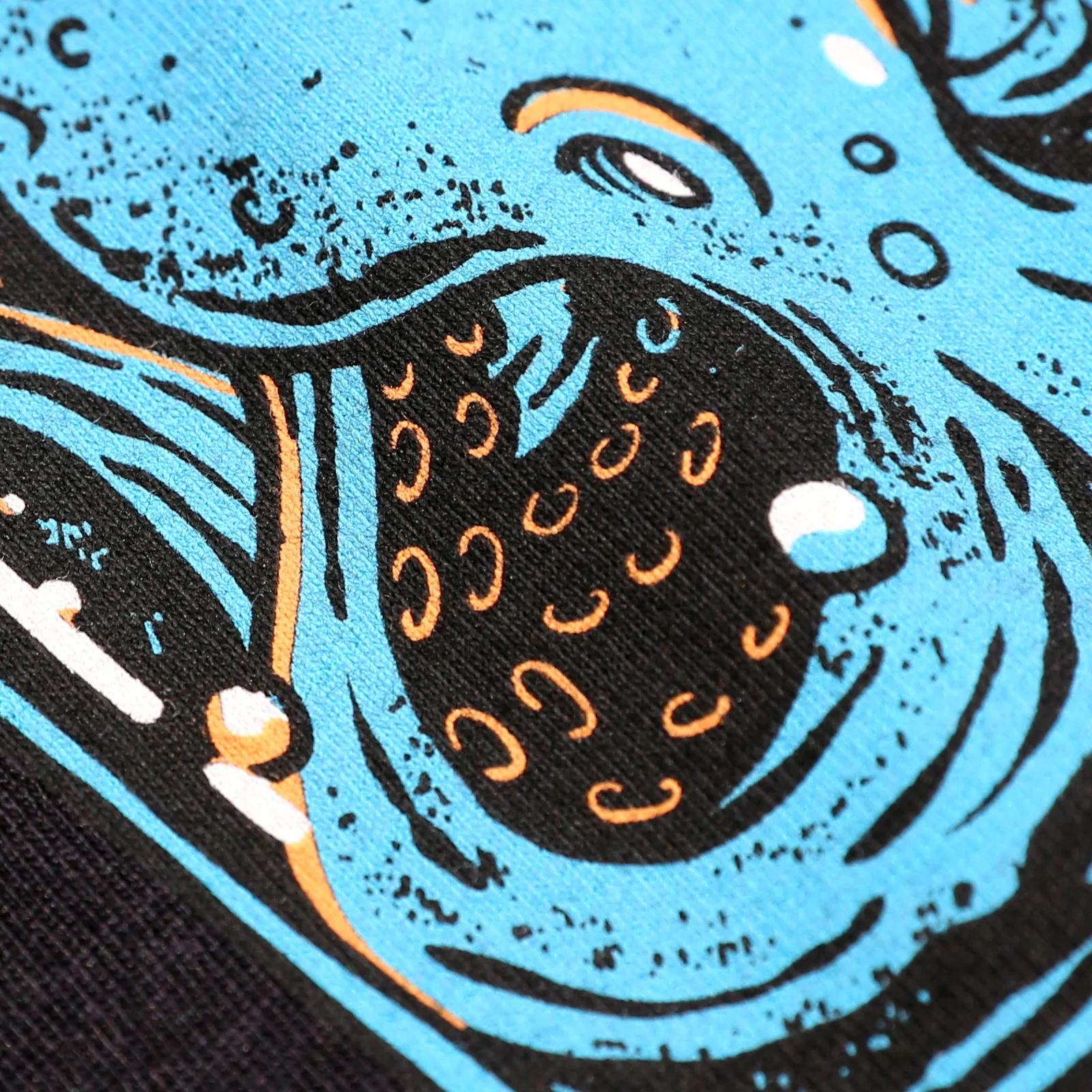 BOTTLE Tee Black - Image 4