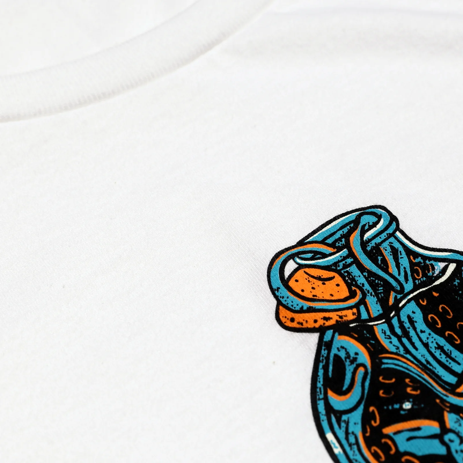 BOTTLE Tee White - Image 3